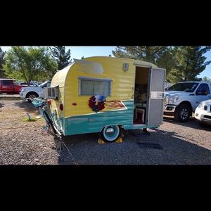 Welcome to Poshmark!  My name is Kathy.