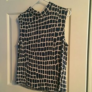St. John Knit classic sleeveless blouse