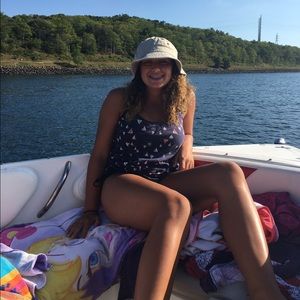 Meet your Posher, Kiley