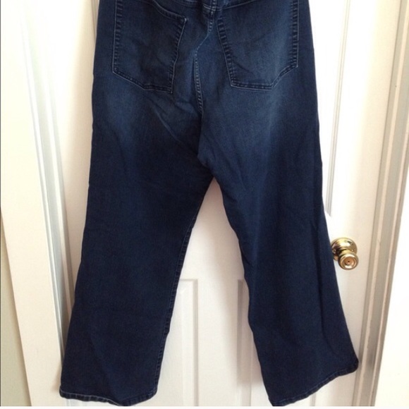 ‼️CLOSET CLOSING SALE‼️ - Picture 3 of 4