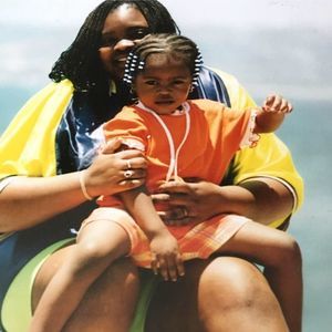 Meet your Posher, Yvette