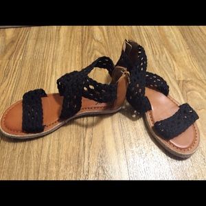 American Eagle sandals