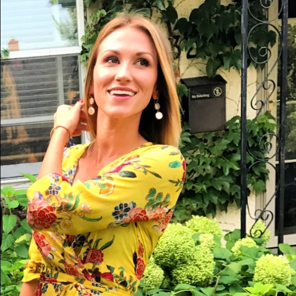 Meet your Posher, Claire - Picture 1 of 1