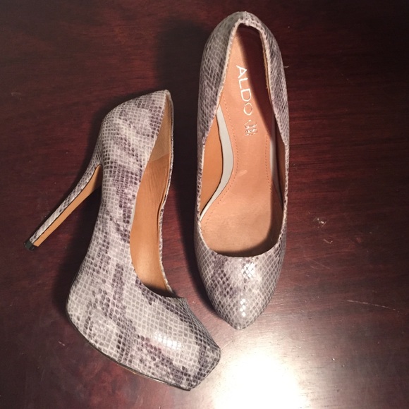 ALDO Grey Python Platform Pumps SZ 38/8