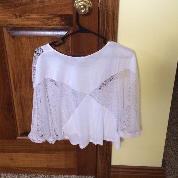 Flowy shirt. - Picture 2 of 2