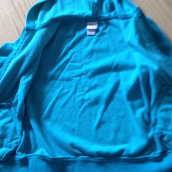 Black and blue jackets - Picture 3 of 4