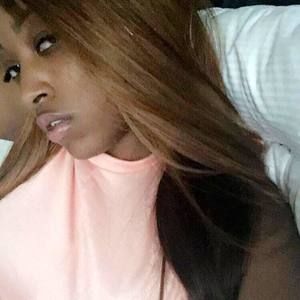 Meet your Posher, Desiree