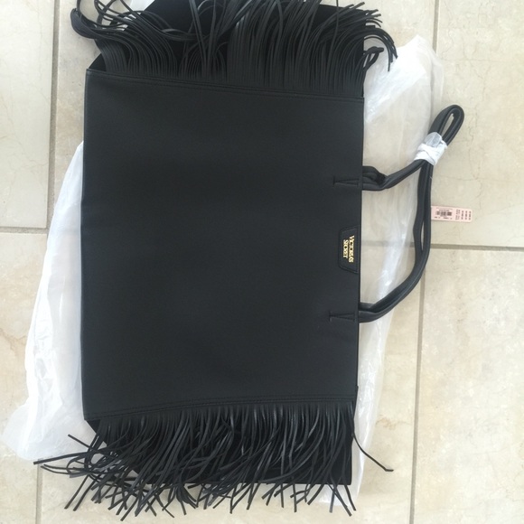 Black bag with fringe - Picture 1 of 2