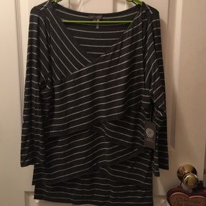 Ladies Vince Camuto top