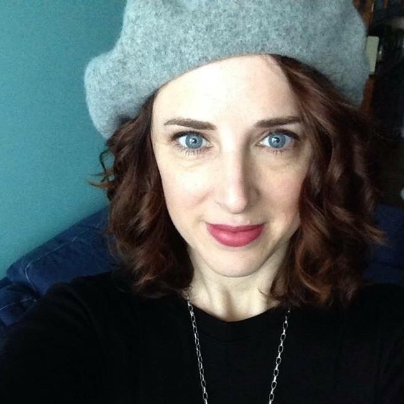 *Top Rated Seller & Posh Mentor* - Picture 3 of 4