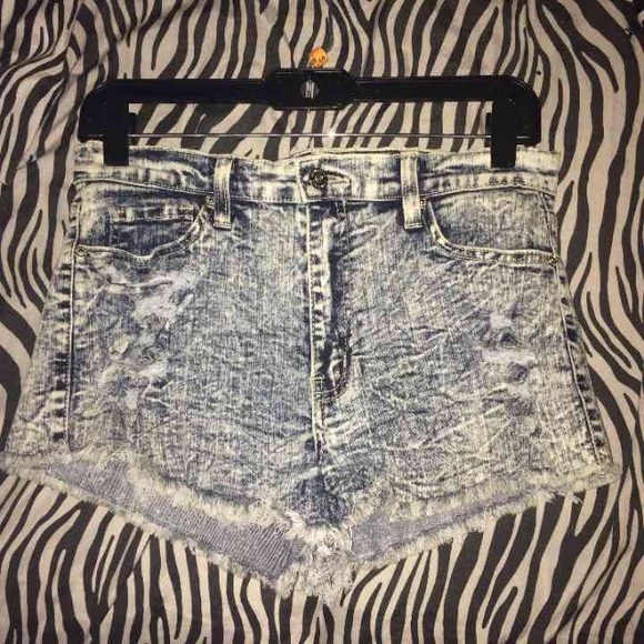 High waisted jeans