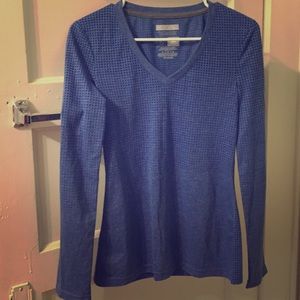 Long sleeve athletic shirt