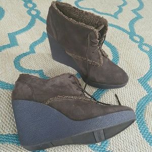 Libby.Edelman brown suede booties
