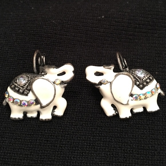 Jewelry - ALABAMA FANS Elephant Pierced Earrings white, blK