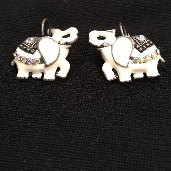 ALABAMA FANS Elephant Pierced Earrings white, blK - Picture 2 of 4