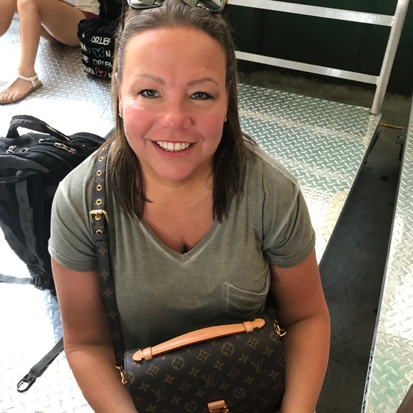 Meet your Posher, Heather - Picture 3 of 3