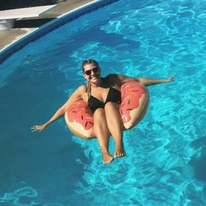 Meet your Posher, Danielle