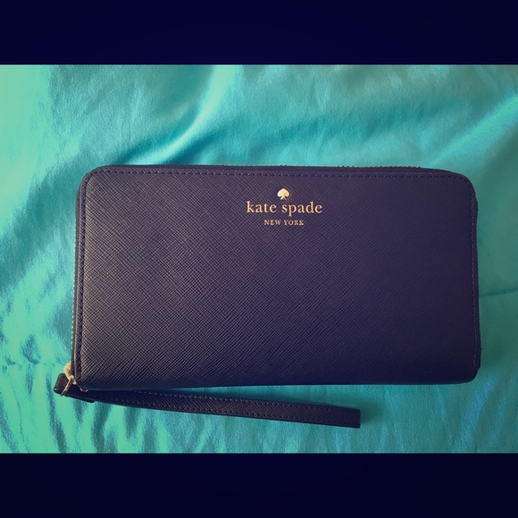 🙌🏾❤️Kate Spade Wallet❤️🙌🏾flash sale 24 hours