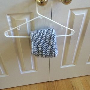 A knit cowl