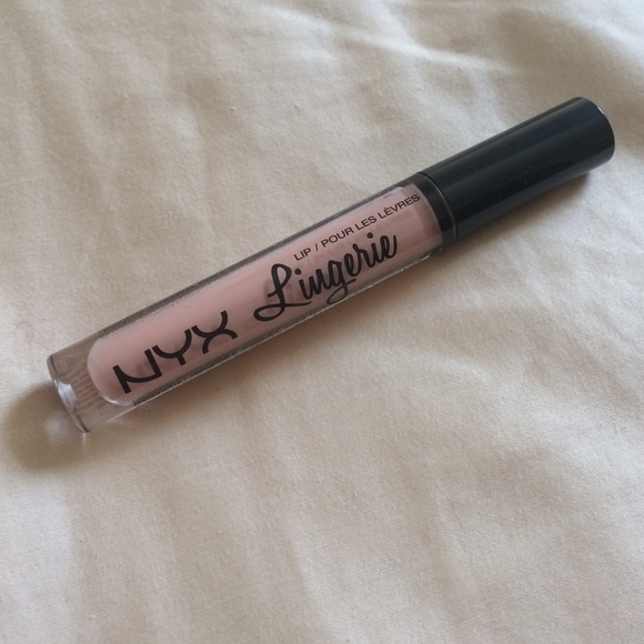 NYX matte lippie in Satin Ribbon