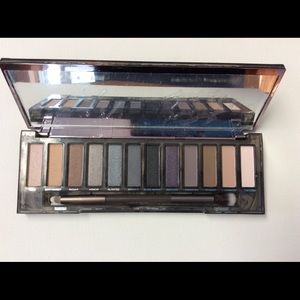 Urban Decay Smoky Palette