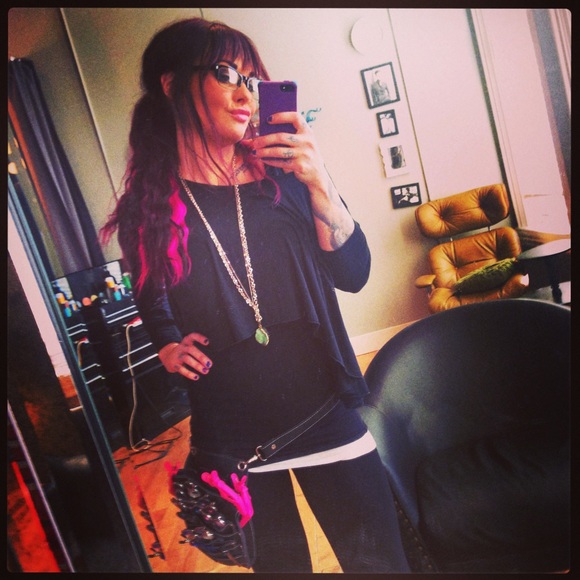 Meet your Posher, Miss Sarah ❤️ - Picture 4 of 7