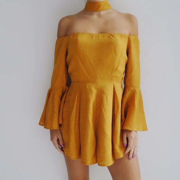 SOLD OUT ❌ Savannah Choker Romper - Picture 2 of 4