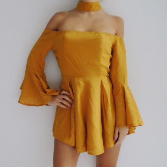 SOLD OUT ❌ Savannah Choker Romper - Picture 3 of 4