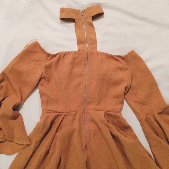 SOLD OUT ❌ Savannah Choker Romper - Picture 4 of 4