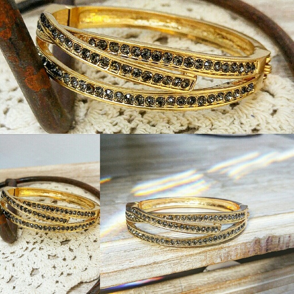 Jewelry - NWOT CRYSTAL BRAIDED SWIRL GOLD BRACELET