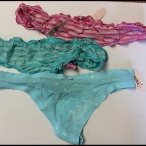 Lot of 3 Victoria's Secret L thongs