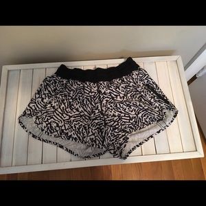 Lululemon tracker shorts