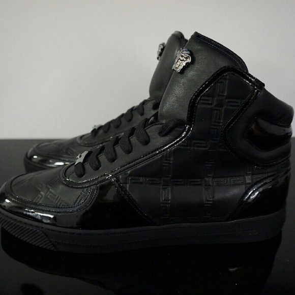 VERSACE - Picture 3 of 4