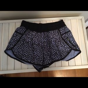 Lululemon tracker shorts