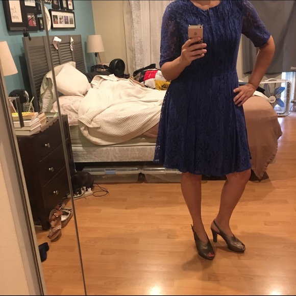 BCBG MAXAZRIA Blue Lace Kiran Dress - Picture 4 of 5
