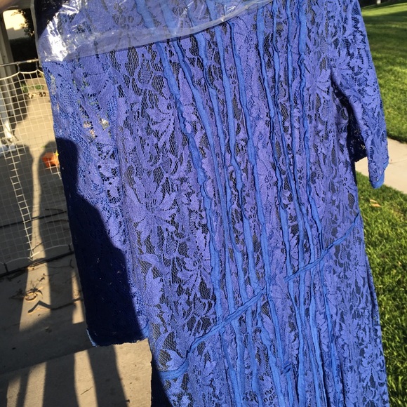 BCBG MAXAZRIA Blue Lace Kiran Dress - Picture 2 of 5