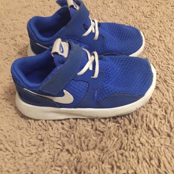 Nike toddle sneakers