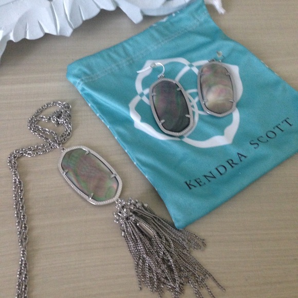 Kendra Scott silver necklace and earrings set
