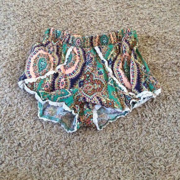 Patterned soft shorts