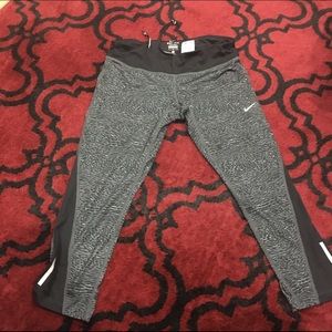 Nike workout capris
