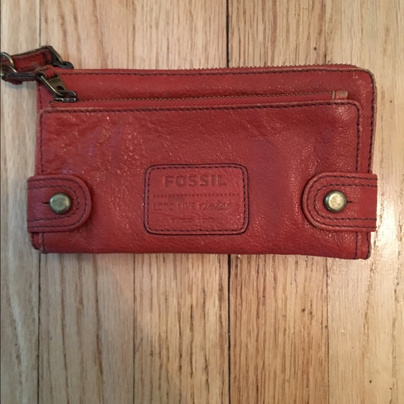 Fossil authentic burnt orange colored wallet :)