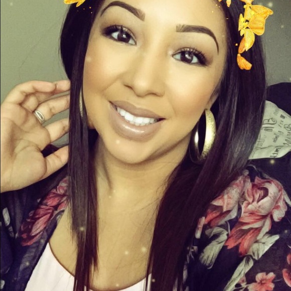 Meet your Posher, Itzel - Picture 1 of 1