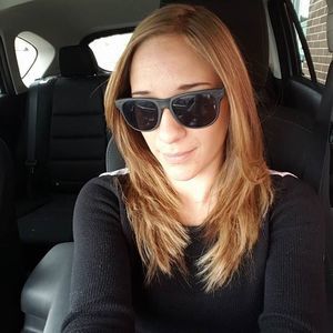 Meet your Posher, Elizabeth