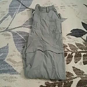 Women's Noth face pant go in to shorts