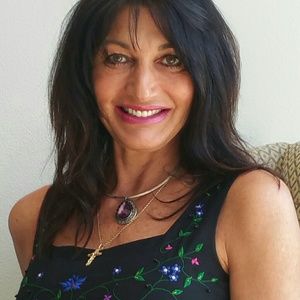 Meet your Posher, Yolanda