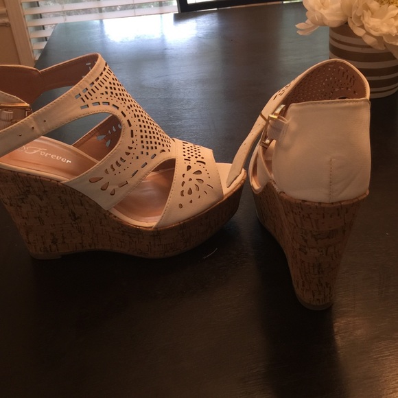 White wedges - Picture 4 of 4