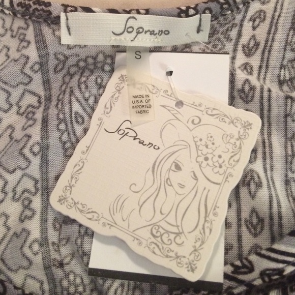 Soprano Grey Patterned Top - Picture 3 of 5