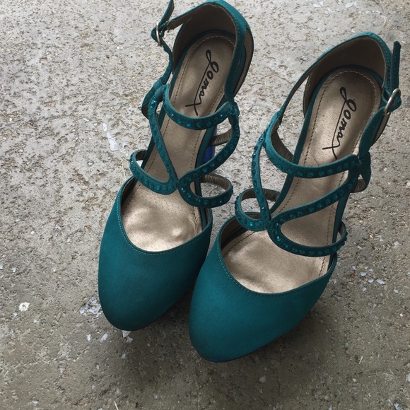 Teal high heel