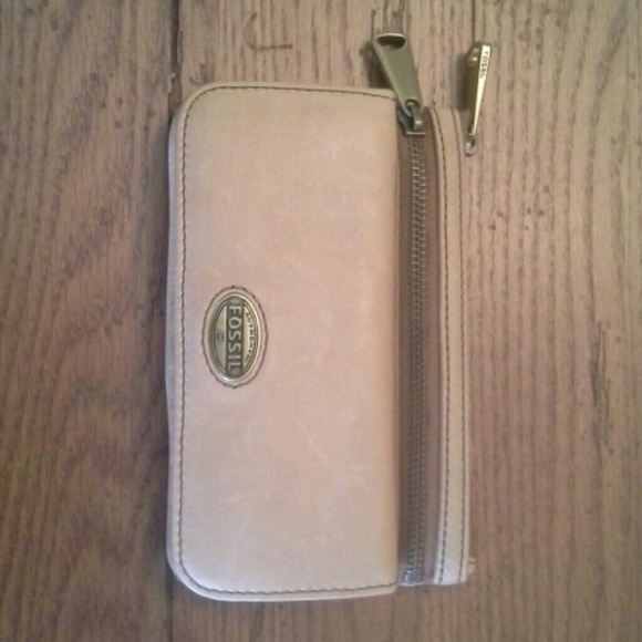 Fossil Explorer Flap Clutch Leather Wallet