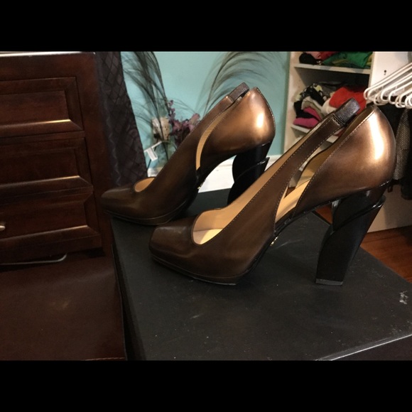 Prada Pumps